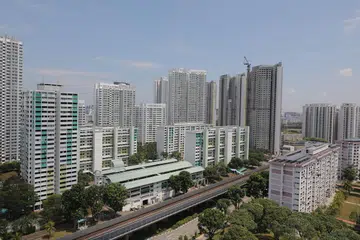 Isi rumah yang tinggal di flat HDB satu dan dua bilik akan menerima rebat terbesar sebanyak $190, manakala mereka di flat tiga bilik menerima $170. 