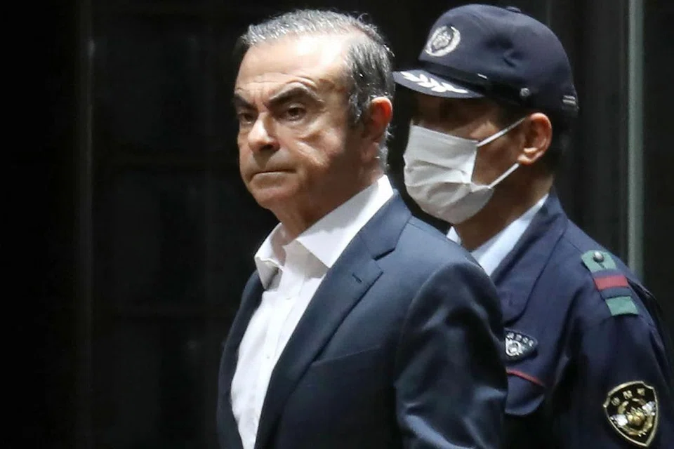 JADI BURUAN: Carlos Ghosn kini jadi buruan pihak berkuasa Jepun selepas melarikan dari negara itu ke Lebanon. Dia juga diletakkan dalam notis Interpol bagi penahanannya. - Foto AFP