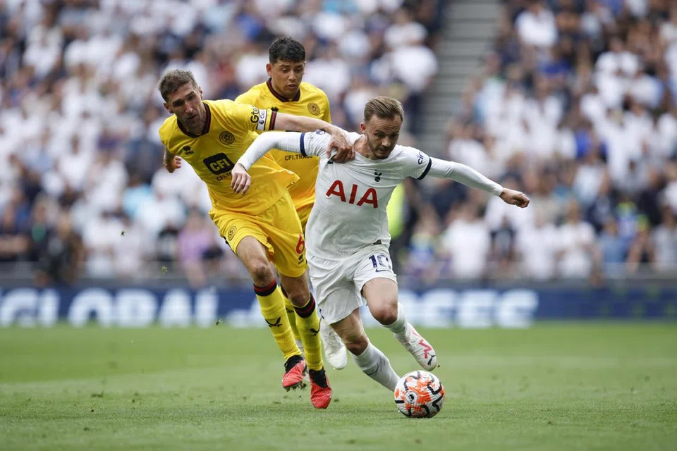 PEMAIN LINCAH: James Maddison yang baru menyertai Spurs musim ini mampu memberi kelainan kepada bahagian midfield pasukan itu dan bergabung hebat bersama kaptennya, Son Heung-min. 