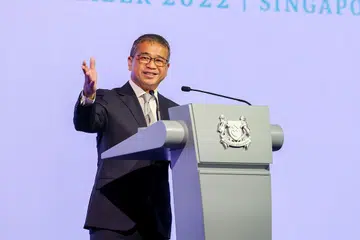 CARI JALAN: Encik Edwin Tong berkata Singapura masih mencari jalan untuk menyatukan masyarakat berbilang agama untuk bekerjasama dalam segmen masyarakat lain bagi membina negara dengan rakyatnya yang bersatu. - Foto ZAOBAO