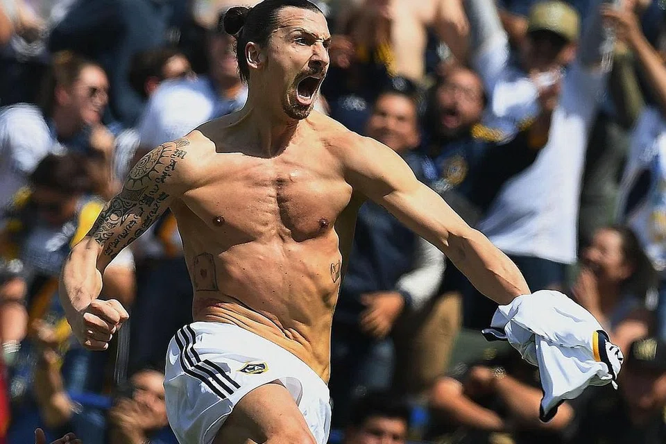 TIDAK UBAH KEPUTUSAN: Zlatan Ibrahimovic umumkan yang dirinya tidak akan mengubah keputusan mengenai penyertaannya dalam pasukan nasional di Piala Dunia di Russia yang akan datang. - Foto AFP