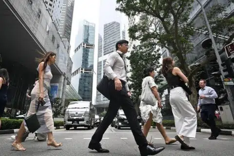 Bonus pertengahan tahun mengambil kira prestasi ekonomi Singapura pada suku pertama 2025. 