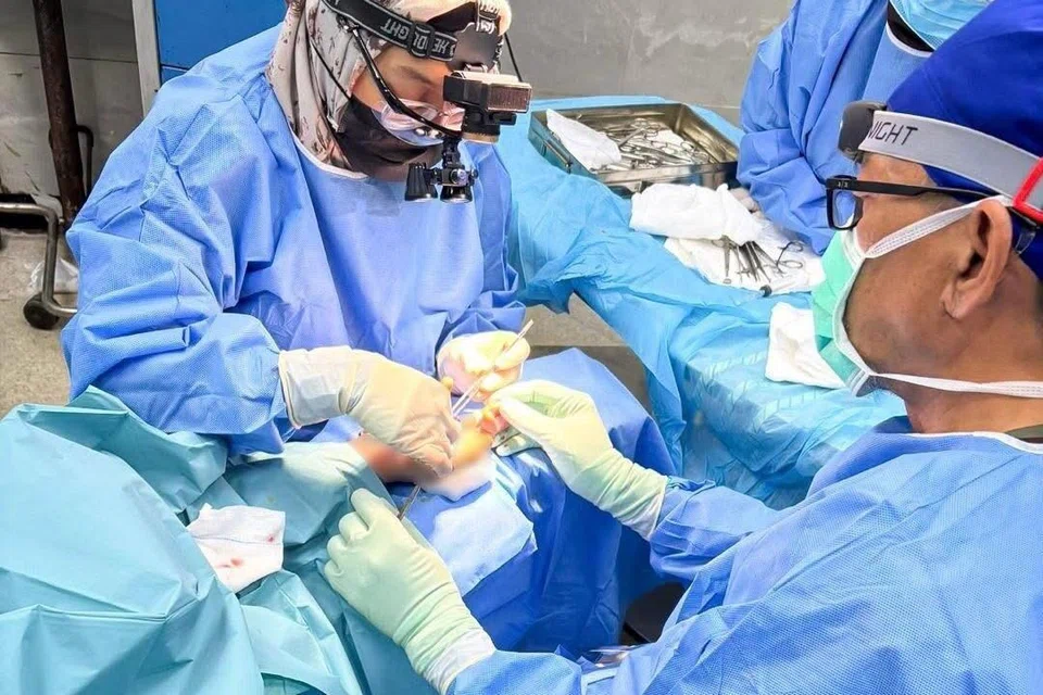 Petugas perubatan yang menyertai misi bantuan kemanusiaan dan perubatan ke Gaza melalui Malaysian Medical Relief Society (Mercy Malaysia) memberikan khidmat kesihatan kritikal di Hospital Al-Shifa dan beberapa fasiliti berkaitan di Gaza.