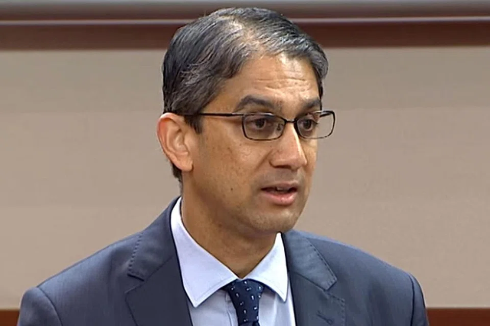 Encik Leon Perera.