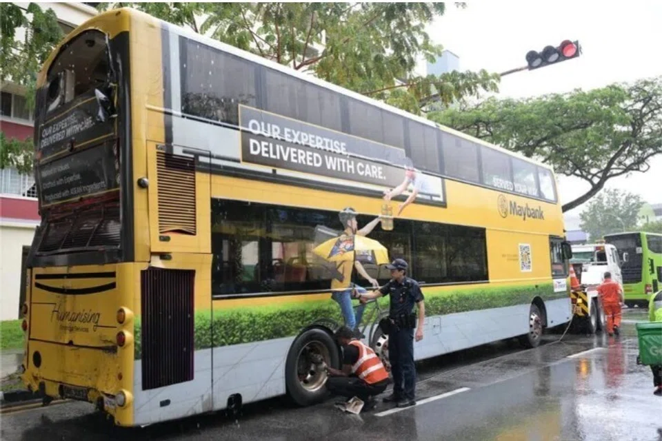 nahas bas, jurong west avenue 1