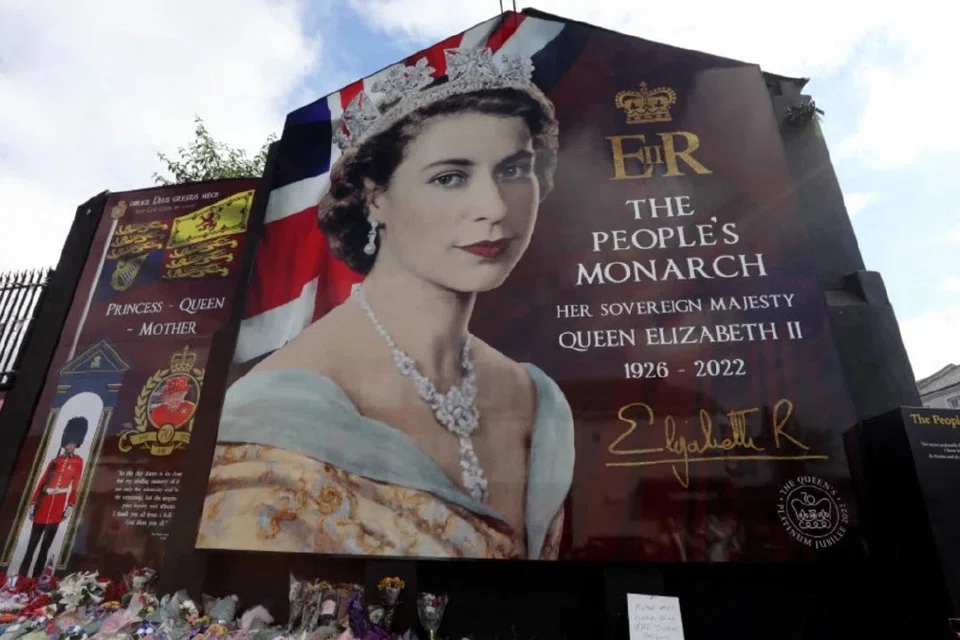 Pameran ‘Queen Elizabeth II: Her Life in Style’ akan mempamerkan sekitar 200 helai koleksi pakaian yang pernah dipakai ratu tersebut sepanjang hayatnya selama 96 tahun.