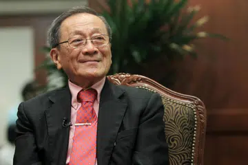 SUMBANGAN BESAR: Mendiang Profesor Emeritus Lim Chong Yah dianggap Perdana Menteri, Encik Lee Hsien Loong, sebagai tokoh yang membantu bermulanya kebangkitan ekonomi Singapura.