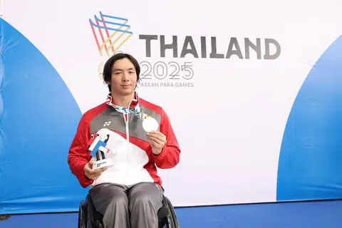 Perenang paralimpik negara, Toh Wei Soong, meraih pingat perak pertama Singapura di Sukan Para Asean (APG) 2025 dalam acara 400 meter gaya bebas lelaki S7.