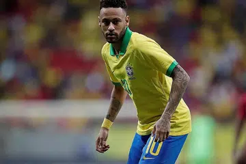 INGIN BERPINDAH LAGI: Neymar tidak menghadiri latihan pramusim pertama PSG, merancakkan spekulasi bahawa bintang Brazil itu ingin keluar dari kelab itu. - Foto fail