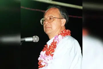 Semasa Pilihan Raya Umum 1997 (GE1997), Encik Tang Liang Hong merupakan sebahagian daripada pasukan lima anggota Parti Pekerja (WP) di GRC Cheng San, yang kini sudah tidak wujud.