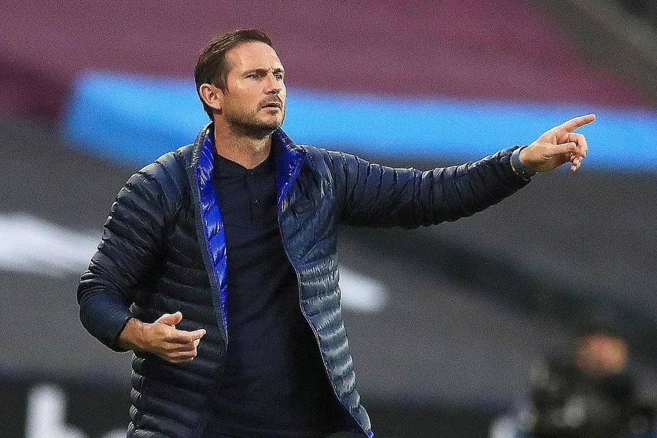 USAHA TARIK BAKAT HANDALAN: Lampard (atas) sangat berminat menarik Dean Henderson ke Stamford Bridge kerana mendapati bakat besar yang ada pada pemain berusia 23 tahun itu. - Foto fail AFP, REUTERS