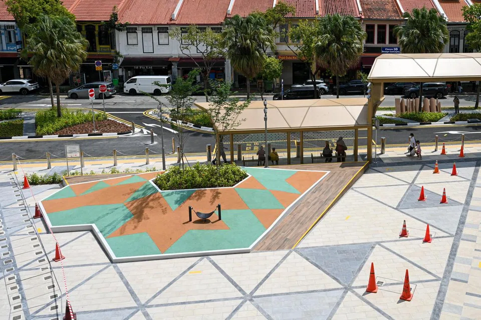 Tempat permainan kanak-kanak baru yang terletak di tengah-tengah Plaza Terbuka dan bersebelahan tempat turun dan naik kenderaan telah dibina di Joo Chiat Complex.