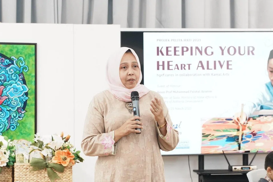 Setiausaha Kehormat Dana Pendidikan Harun Ghani (HGEF), Cik Haslinda Putri Harun, berharap Projek Pelita Hati dapat merapatkan hubungan antara banduan dengan anak mereka menerusi kiriman kad Hari Raya.