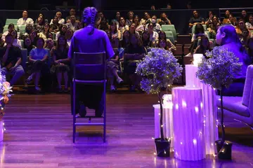 “Songwriting for Hope”, program anjuran Rumah Tumpangan Remaja Perempuan Singapura dengan kerjasama Esplanade, memberi peluang kepada belia berisiko untuk menulis lagu setiap minggu, yang kemudiannya berakhir dengan acara kemuncak iaitu persembahan di Esplanade pada 21 Ogos.