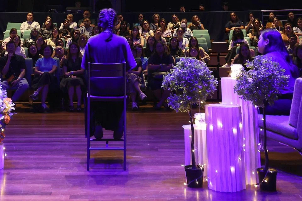 “Songwriting for Hope”, program anjuran Rumah Tumpangan Remaja Perempuan Singapura dengan kerjasama Esplanade, memberi peluang kepada belia berisiko untuk menulis lagu setiap minggu, yang kemudiannya berakhir dengan acara kemuncak iaitu persembahan di Esplanade pada 21 Ogos.