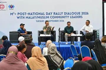 Lebih 400 warga Melayu/Islam, termasuk pemimpin akar umbi, belia dan rakan masyarakat, menyertai dua sesi dialog pasca Rapat Umum Hari Kebangsaan pada 22 dan 23 September bagi bertukar pandangan mengenai isu seperti pekerjaan, perumahan, sokongan keluarga dan penjagaan ibu bapa lanjut usia.