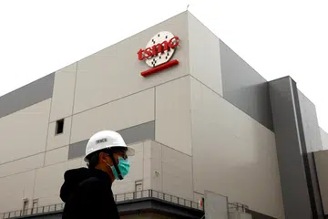 Salah sebuah kilang pembuat cip terbesar Taiwan, TSMC yang terletak di taman sains di Tainan, di selatan Taiwan.