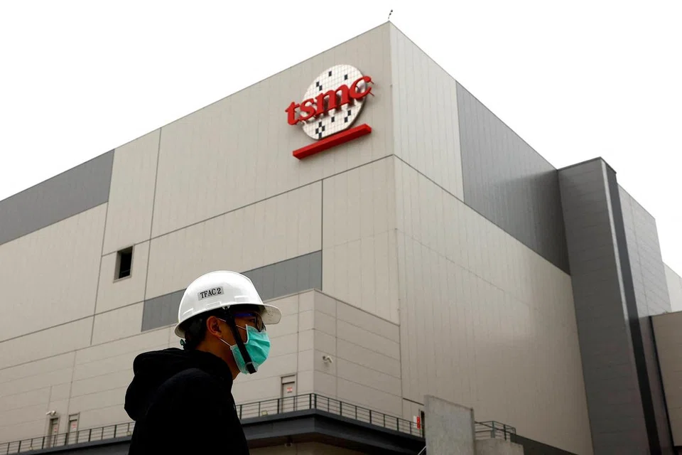 Salah sebuah kilang pembuat cip terbesar Taiwan, TSMC yang terletak di taman sains di Tainan, di selatan Taiwan.
