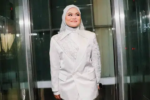 marsya qistina, penyanyi muda, balada, anak sulung liza hanim