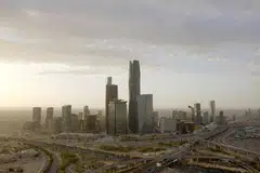 TAWARKAN BON: Arab Saudi meneroka semula pasaran bon dengan menjual bon Islam bernilai AS$6 bilion. 