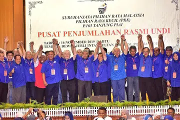 MENANG BESAR: Parti pembangkang Barisan Nasional meraih kemenangan besar ke atas PH di pilihan raya kecil Tanjung Piai baru-baru ini sehingga timbul desakan perlunya dirombak Kabinet kerajaan Malaysia pimpinan PH demi meraih sokongan rakyat. - Foto SHIN MIN