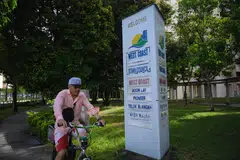 Mercu tanda Majlis Bandaran West Coast di hadapan Blok 706, Clementi West Street 2, yang akan tergolong dalam GRC West Coast-Jurong West yang baru dibentuk.