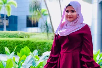 HAYATI LAGU RAYA: Juara Viral Voice Edisi Raya, Nur Athirah Kamarudin, raih keyakinan diri menyanyikan lagu Raya 'orang lama' seperti Saloma dan Aishah. - Foto BH oleh HARYANI ISMAIL