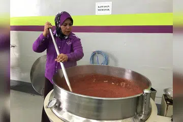 TAK SEMESTINYA MASAK: Bergantung pada konteks, kekata 'masak' dan kata gandanya, 'masak-masak', boleh membawa pelbagai erti, malah adakalanya tiada kena-mengena dengan makanan, seperti matang, faham benar dan teliti. - Foto fail