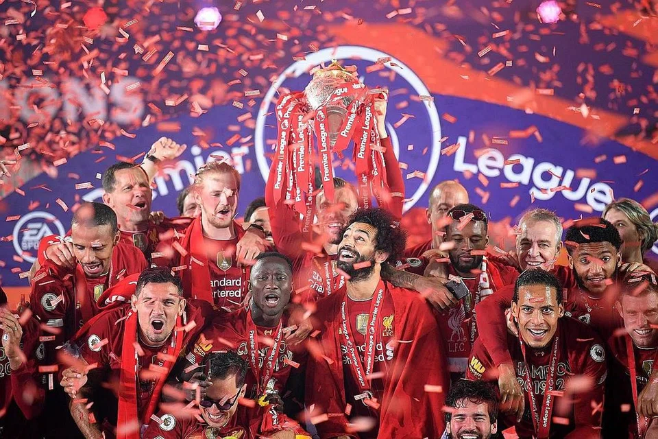 SUSUN STRUKTUR: Liverpool (gambar kiri) dan Manchester United menyokong rancangan melakukan perubahan besar pada struktur Liga Perdana, yang memberi lebih banyak kuasa kepada kelab-kelab besar, mengurangkan liga kepada 18 pasukan dan memansuhkan Piala Liga. - Foto fail