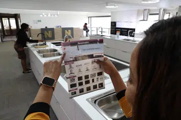 TEROKA AFRIKA: Syarikat peralatan dapur milik Singapura, Newmatic, mempunyai bilik pameran di Nairobi, Kenya. Syarikat itu berada di Kenya sejak 2015, dan dengan bantuan Enterprise Singapore, ia telah berkembang ke Uganda dan Tanzania.