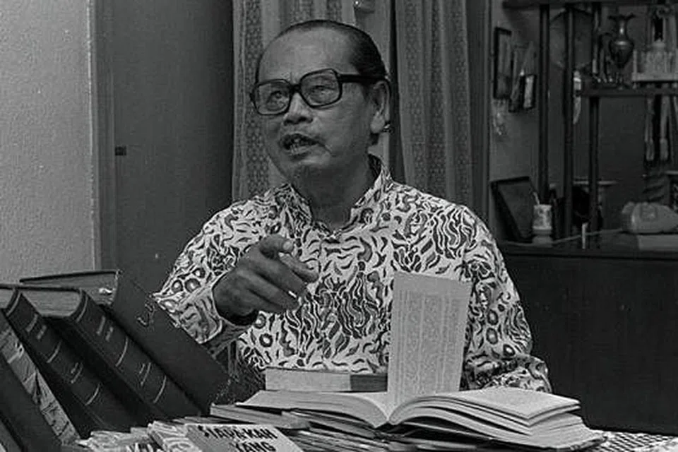 PENULIS PUJAAN: Harun Mohd Amin (1907-1986) yang menggunakan nama pena Harun Aminurrashid, Pak HAR dan lain-lain, merupakan penulis teladan bagi kebanyakan sasterawan Melayu, termasuk Cikgu Ariff. - Foto fail