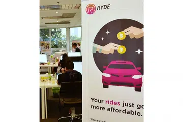 MAHU PERKENAL KHIDMAT: Ryde mahu memulakan RydeSend pada 3 September - dengan memanfaatkan tenaga pemandu seramai 60,000 orang - untuk menghantar pakej kecil dan barangan kepada pengguna aplikasinya. - Foto fail