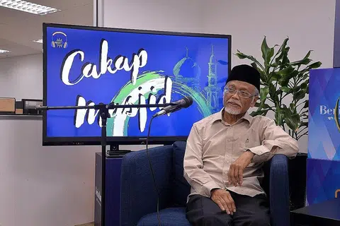 Ustaz Pasuni Maulan.