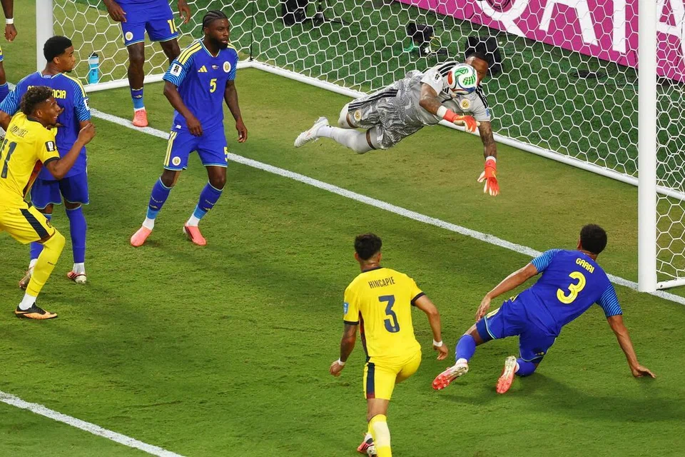 Penjaga gawang Curacao, Eloy Room, berjaya menghalang 15 percubaan berbahaya ketika menentang Ecuador untuk memastikan pasukannya dapat meraihkan mata pertama di pentas Piala Dunia.