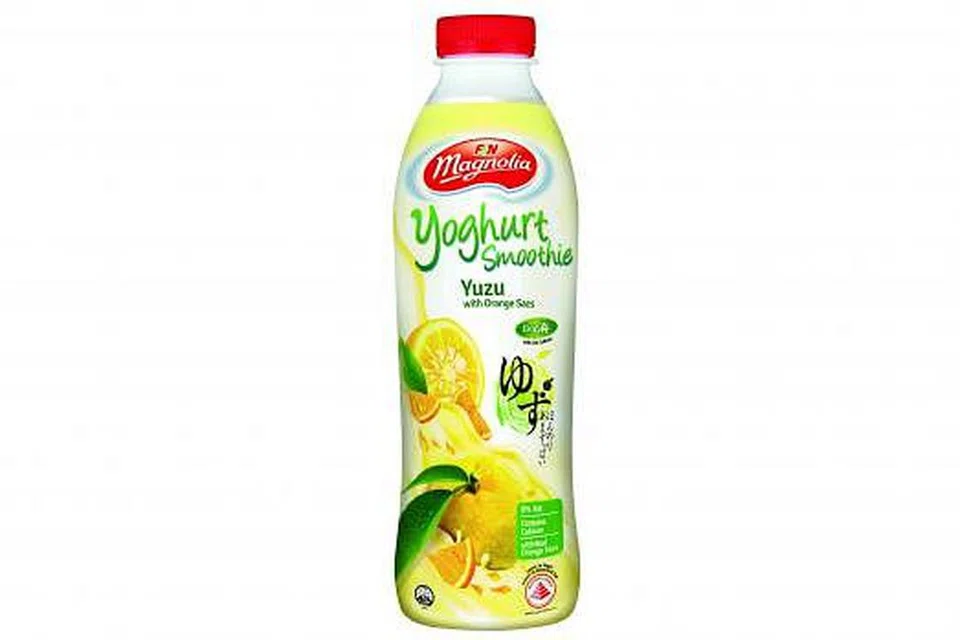 HMM... SEDAP: 'Smoothie' yogurt ini memang menyegarkan. - Foto F&N