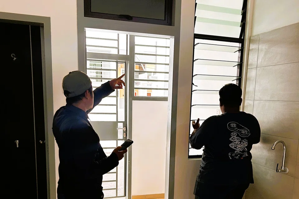 Warga Singapura dinasihatkan supaya sentiasa memastikan pihak pemaju mematuhi Tempoh Liabiliti Kecacatan (DLP) selepas menerima kunci rumah yang dibeli.