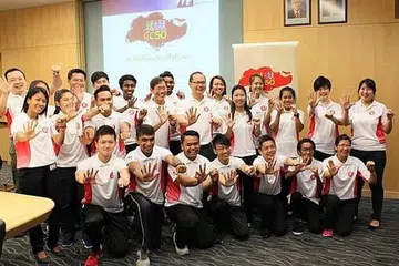 LARI UNTUK NEGARA: Pelajar dan kakitangan ITE menganjurkan acara larian 50 kilometer setiap hari selama 50 hari untuk menyambut sambutan jubli emas SG50. - Foto HEARTWARE NETWORK