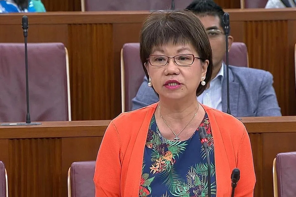 CIK DENISE PHUA - Foto fail 