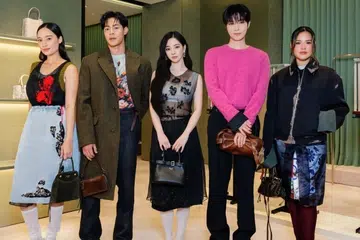 Antara artis yang menyerikan majlis sempena pembukaan semula butik Prada ialah (dari kiri) Tatjana Saphira, Meerqeen, Karina, Hwang In-Youp, dan Raisa Andriana.
