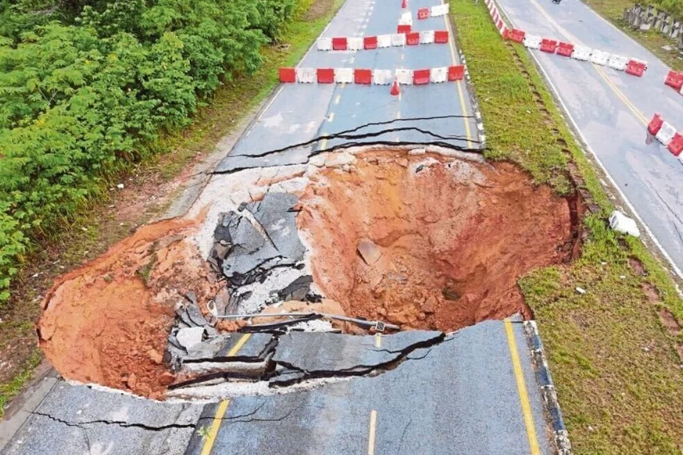 lubang benam gua musang