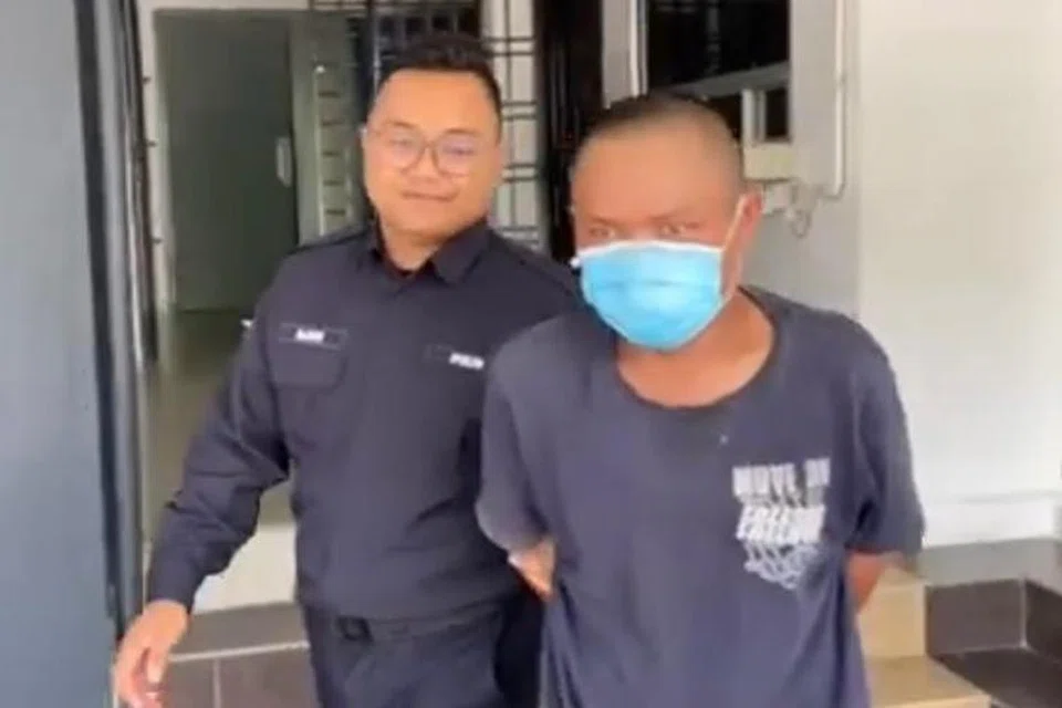 Muhammad Asyraf Omar, 26 tahun, terpaksa beraya di penjara selepas gagal membayar wang ikat jamin RM6,000 yang dikenakan Mahkamah Sesyen Batu Pahat, Johor.