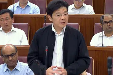 PERJELAS ISU: Encik Lawrence Wong memberi perincian tentang keputusan NHB berhubung Surat Ikatan Hadiah. - Foto tangkap layar