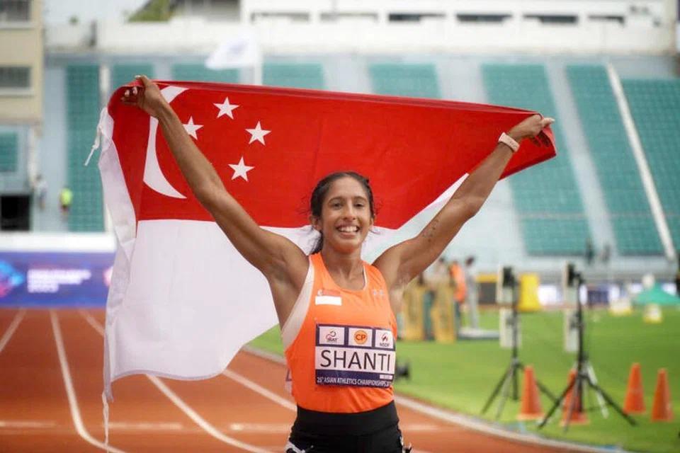 PELUANG PINGAT: Ratu lari pecut Singapura Shanti Pereira, juara  100 meter dan 200 meter di Kejohanan Asia pada Julai, mempunyai peluang baik memenangi pingat di Sukan Asia Hngzhou. 