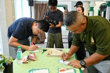 alex yap, azhar khalid