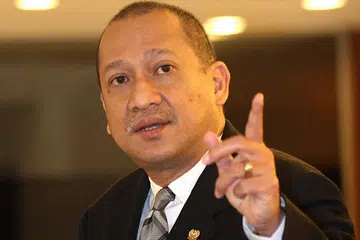DATUK NAZRI: Malaysia tidak akan mengkaji semula kaedah kemasukan guna visa bagi pengunjung Timur Tengah. - Foto THE STAR