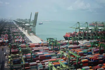 Eksport barangan elektronik Singapura meningkat semula, manakala kiriman produk farmaseutikal yang tidak menentu, terus susut.