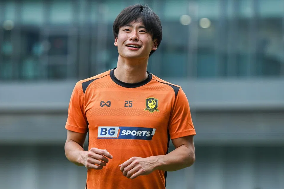 Penyerang BG Tampines Rovers dari Jepun, Hide Higashikawa ini sebelum ini beraksi dengan Tochigi City di Jepun yang beraksi dalam liga ketiga (J3) negara itu. Beliau pantas dan suka berlari dengan bola. 