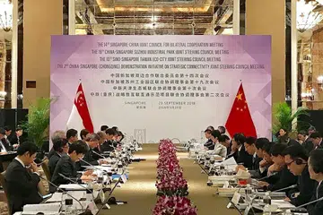 KERJASAMA DUA HALA YANG LUAS: Dipengerusikan bersama oleh DPM Teo Chee Hean dan Naib Perdana Menteri Han Zheng, mesyuarat tahunan Majlis Bersama China-Singapura bagi Kerjasama Dua Hala (JCBC) ke-14 tahun lalu memperlihatkan kerjasama baik di bawah kerangka kerja "Belt and Road." JCBC adalah forum dua hala peringkat tertinggi antara China dan Singapura. - Foto fail