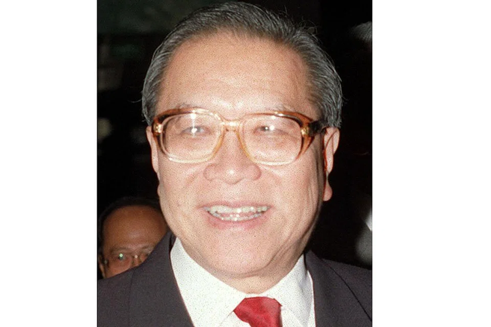 MENDIANG YONG PUNG HOW: Dr Yong, ketua hakim kedua Singapura dan canselor ketiga SMU, meninggal dunia pada usia 93 tahun pada Januari tahun lalu. - Foto fail