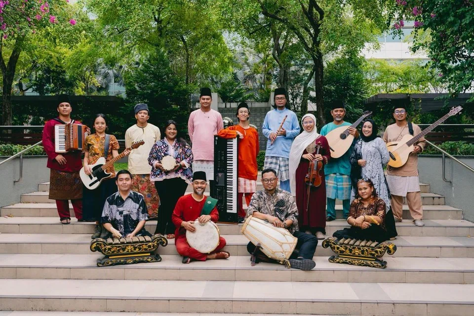 Sejak bergerak sebagai kumpulan seni Melayu yang bebas dan berdikari, orkestra Melayu tertua di Singapura kini berkongsi ‘rumah’ dengan sebuah kumpulan seni teater, di Wisma Geylang Serai (WGS) sejak 1 April. Perkongsian ruang itu membolehkan peningkatan kerjasama untuk saling menyokong kumpulan seni di Singapura.
